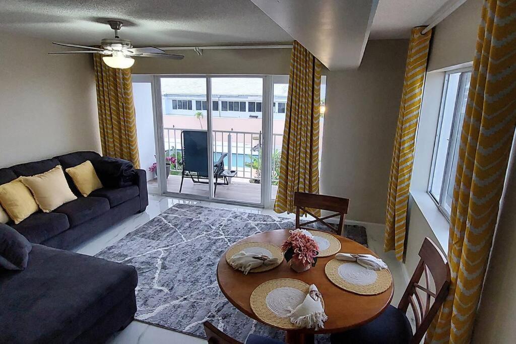 Nassau Harbour Cozy 2 Bedroom Condo Kültér fotó