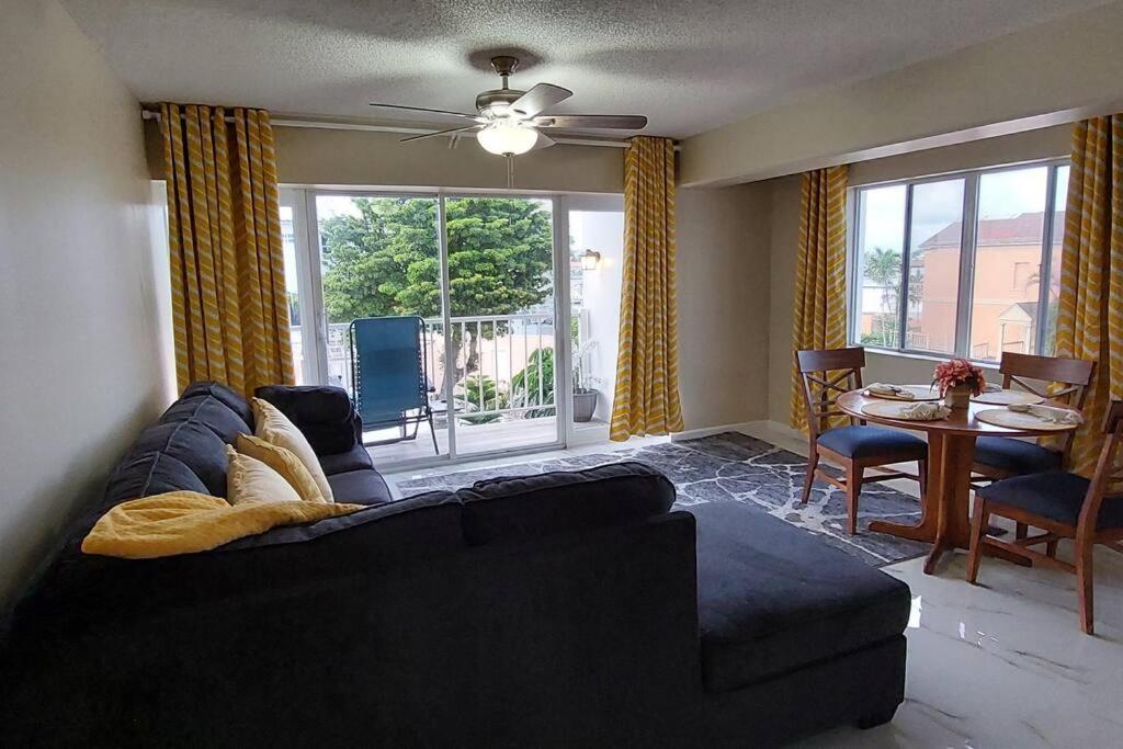 Nassau Harbour Cozy 2 Bedroom Condo Kültér fotó
